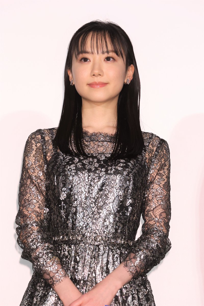 studio_chizu's tweet image. ⚔ 初日舞台挨拶 開催 ⚔
映画『#果てしなきスカーレット』

芦田愛菜さん、岡田将生さん ほか
超豪華キャスト陣が集結✨

主人公・スカーレットの宿敵
クローディアスを演じた役所広司さんも登場し
大盛り上がりの初日舞台挨拶となりました！

細田守監督最新作🎥大ヒット上映中
#芦田愛菜 #岡田将生…