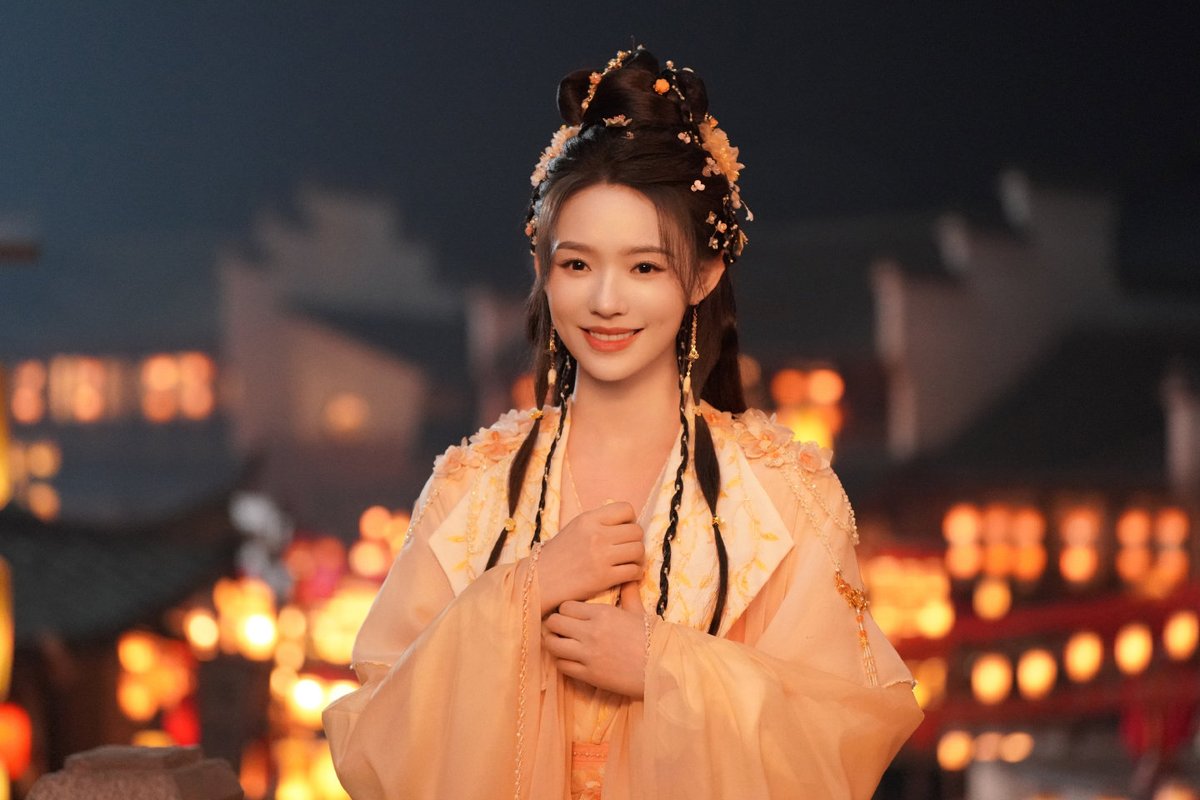 angelinyun's tweet image. #LinYun’s Studio Weibo Update | Behind the Scenes #WhispersOfFate

Those warm, unfading moments that belong to A-Shui. May joy and happiness continue to land gently in her hands from here on.