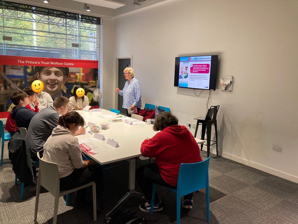 Our TFW Customer Service group in Glasgow have now completed training! 
Young people met the team from the Glasgow Commonweath Games  to learn about volunteering opportunities as well as completed their level 2 customer service qualification! 😁👏

<a href="/DYWGlasgow/">DYW Glasgow</a> #allinglasgow