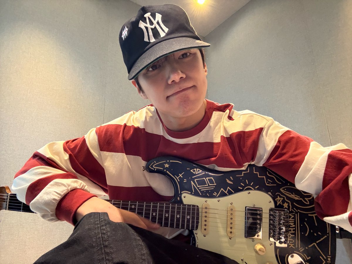 and2mh's tweet image. 기타커스텀한거 너무좋아서 앙됨. 앙