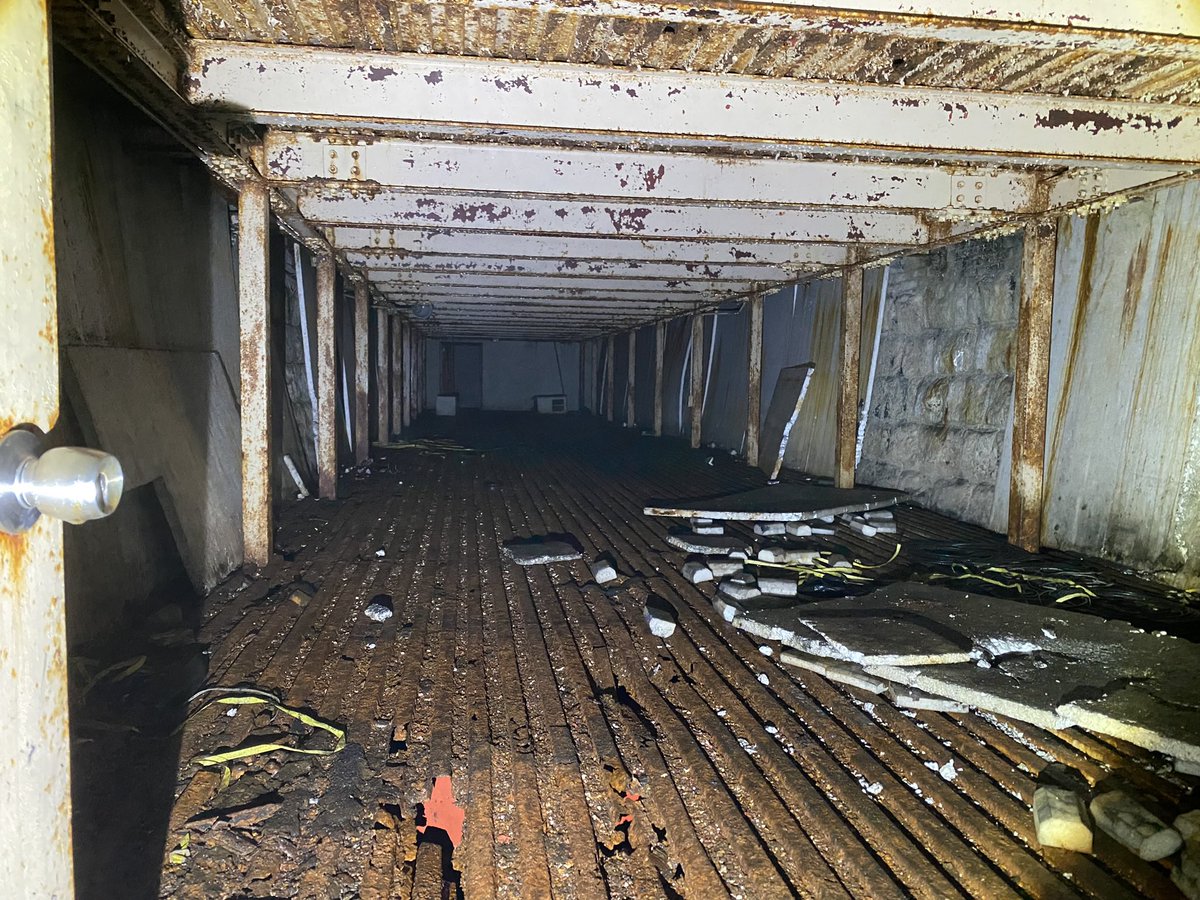 noiseandblame's tweet image. 二階建て隧道の上段と下段にて。