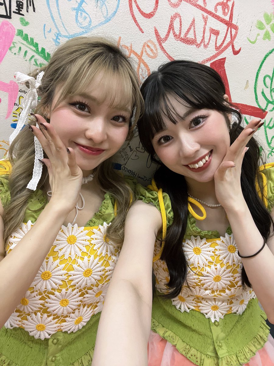 昨日もPop'n Jamありがとうございました🩵🌼
新ポジ2週目！先週よりは緊張せず楽しめました😹笑
11月も残すところあと1回です！
定期公演が終了してしまう前に皆様にお会いできたら嬉しいですっ（ ;  ; ）🤍
今週のMCテーマは犬派猫派論争(?)でした！私は圧倒的🐶♡🐕‍🦺
#Popnjam_now #popnjam_now