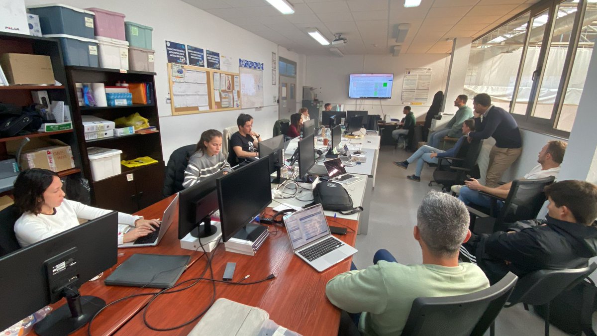 Os compartimos un poco de nuestro día a día en ACAFYDE 🧑‍🏫

Los viernes solemos tener reunión de equipo para debatir temas clave como convocatorias, seminarios, funciones, proyectos...🔍

Creemos que una supervisión constante es esencial para el buen funcionamiento del grupo 🙌