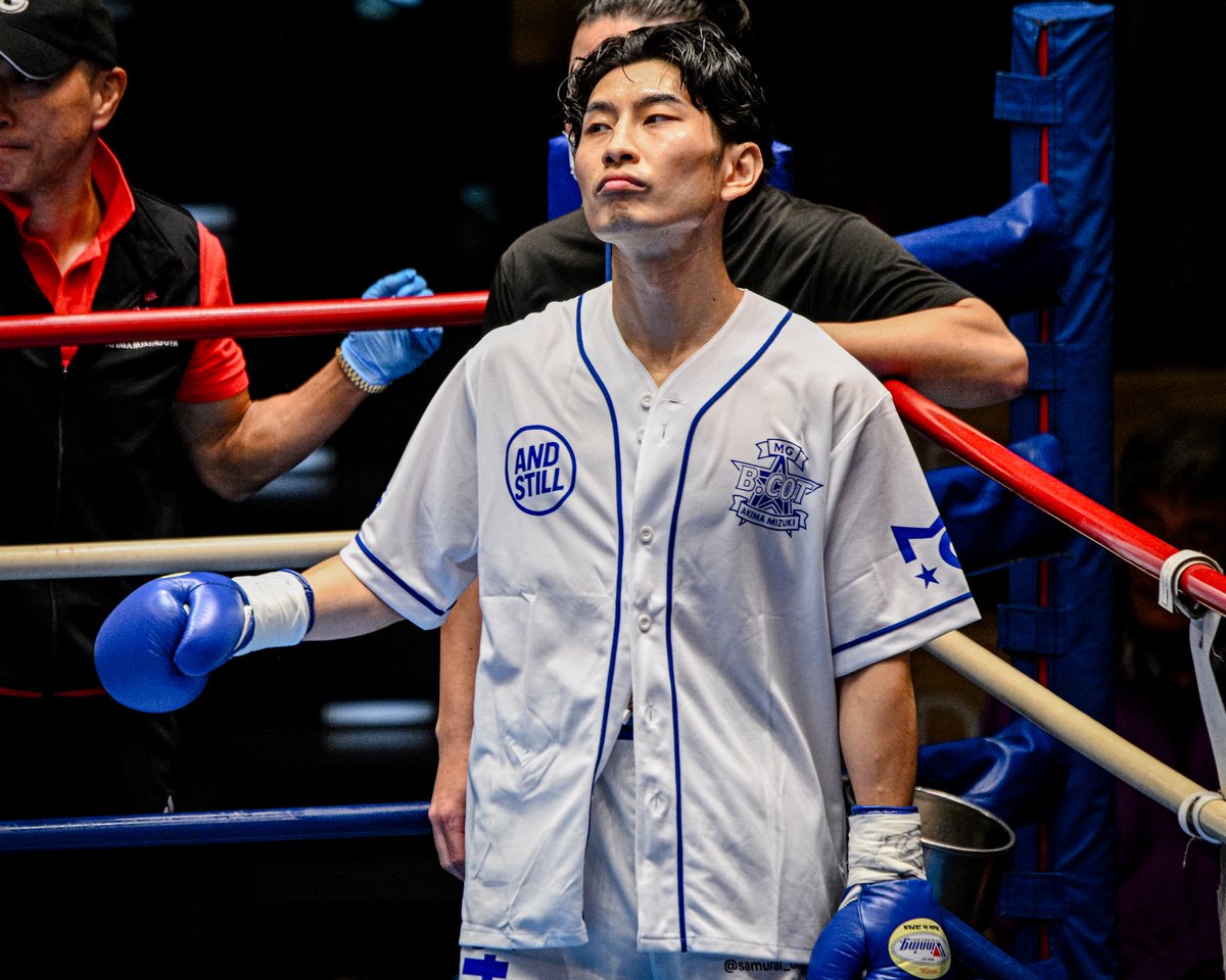 AdSt_official's tweet photo. 56kg契約 123.5lb 8R
#杉田ダイスケ/#DaisukeSugita (金子) 15-9(4KO)-6(4KO)@POLICEBOXER110 
#秋間端輝/#MizukiAkina (宮田) 16-9(4KO)-5-2 @BCOT433530 

My scorecard
1R:10-9
2R:10-9
3R:10-9
4R:9-10
5R:9-10
6R:10-9
7R:10-9
8R:9-10

official:75-77,77-75x2
杉田ダイスケ/DaisukeSugita https://t.co/9yTBTqmK0P