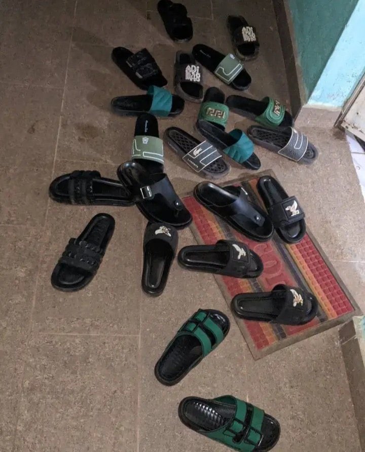 _BarnyO's tweet image. Football aside, what can bring guys together like this?