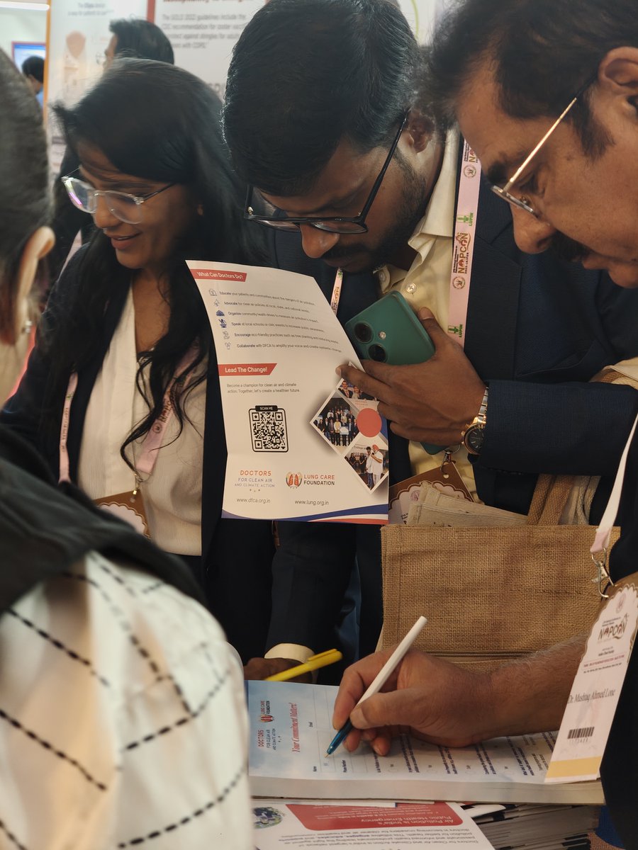 icareforlungs's tweet photo. At #NAPCON2025, Jaipur, #AirPollution & lung health took center stage for the 1st time. With support from @DrAnkitbansal & Dr Arvind Kumar, #DFCA onboarded 500+ doctors, shared the Clean Air Prescription Toolkit & Asthma Readiness Study & amplified the call for #CleanAir https://t.co/NuA5KoZwec