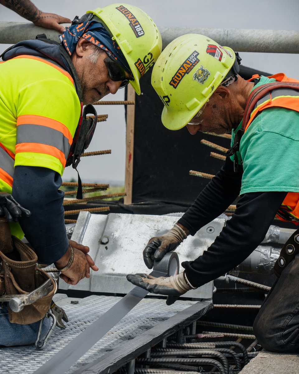 liuna183's tweet image. Finishing the week the same way we started it: working hard and working together. 💥
Happy Friday, LiUNA family!

#FeelThePower #UnionStrong #LabourersRising