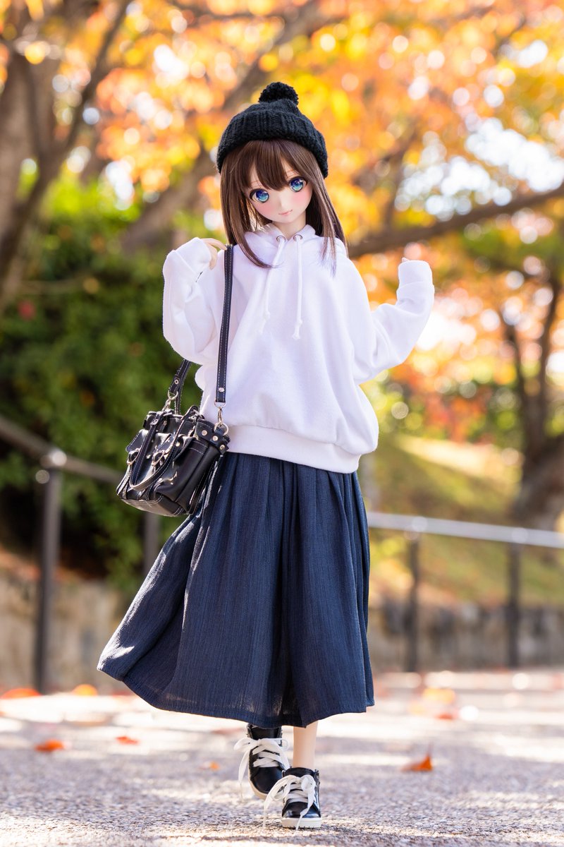 新作できました♪ 

スウェットパーカーとデニム調スカート💕