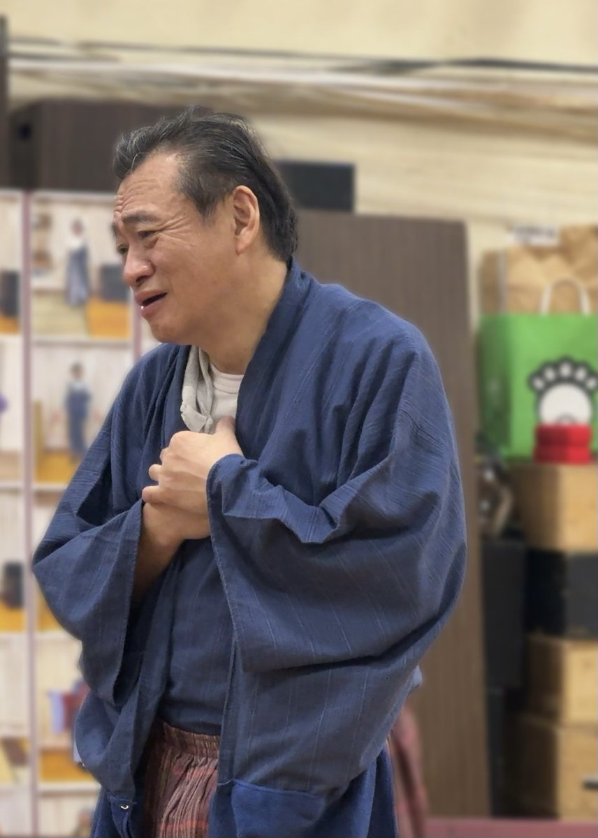 t_echo_'s tweet image. #11ぴきのネコ
続・出演者紹介✨

【猫撫で声の にゃん八】

▶︎後藤敦

「ら抜きの殺意」「もやしの唄」
「風と共に来たる」に出演。
エコーの作品には欠かせない存在。

今回は役作りのためにとある専門家に
助言をいただいたのだとか。
どんな役なのかは見てのお楽しみ。

旅立ちまで🐈あと8日🐈‍⬛