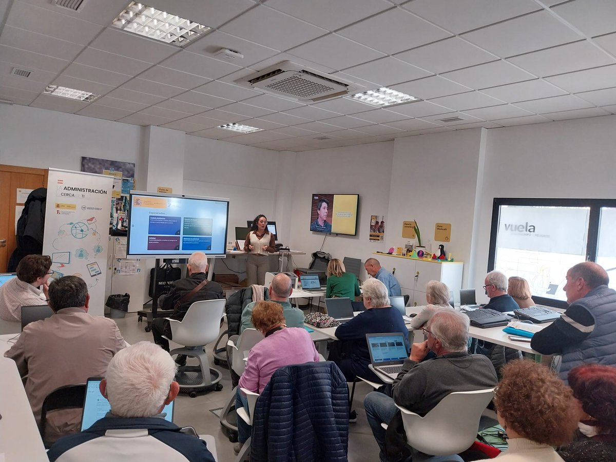 Las jornadas "Administración cerca de tí" en el Punto Vuela de Peligros (jueves 20 de noviembre) fueron un éxito, con 16 participantes. Contamos con representantes de la Subdelegación del Gobierno, TGSS e INSS.
#EAdministracion #CertificadoDigital #ClavePermanente <a href="/info_TGSS/">Información TGSS</a>