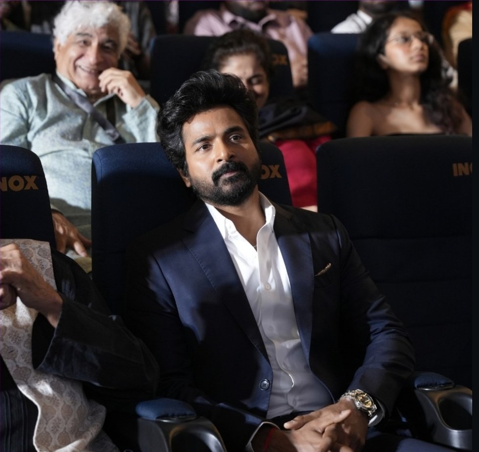 SK_Suwethaoff's tweet image. Our Anna &amp;amp; Team #Amaran at @IFFIGoa 🤍😍💥