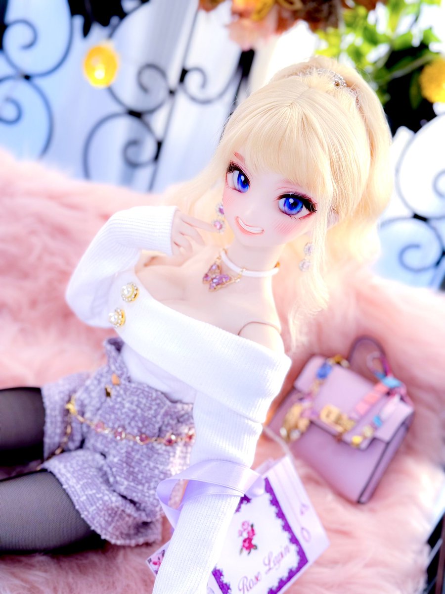 美女にはツイードがよく似合うってワケ

#RoseLapin
#エモドール