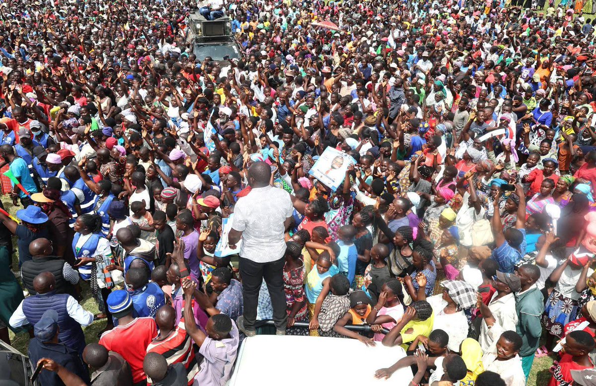 UDA apologists the likes of <a href="/abuga_makori/">Abuga Makori EGH, MBE</a> <a href="/Belive_Kinuthia/">Mr. Kinuthia Pius.</a> <a href="/BiancaNaom1/">Bianca™</a> <a href="/BrianMPeter/">Lion of the Mountain</a> <a href="/bungomaduke/">Samwel Wekesa</a> will start running away with this photos claiming it Ndakwas rally 😂🤣😂🤣