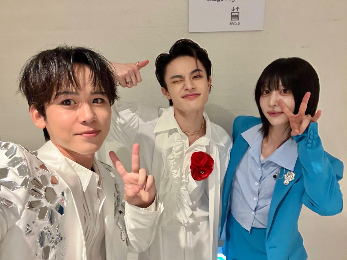 現役歌王　サイン入りチェキ　ジュニ　juni バッジ　セット 現役歌王 サイン入りチェキ ジュニ juni バッジ セット Juni ジュニ