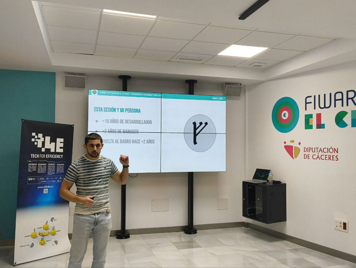 CircularFab's tweet image. 🧠🌐 Ayer vivimos una nueva edición de #CáceresTech en Fiware ElCirculo, con Samuel Solís @estoyausente compartiendo reflexiones sinceras sobre liderazgo técnico, IA y el verdadero valor del seniority.

💬 Una charla que conectó con la comunidad tech.

¡Gracias!