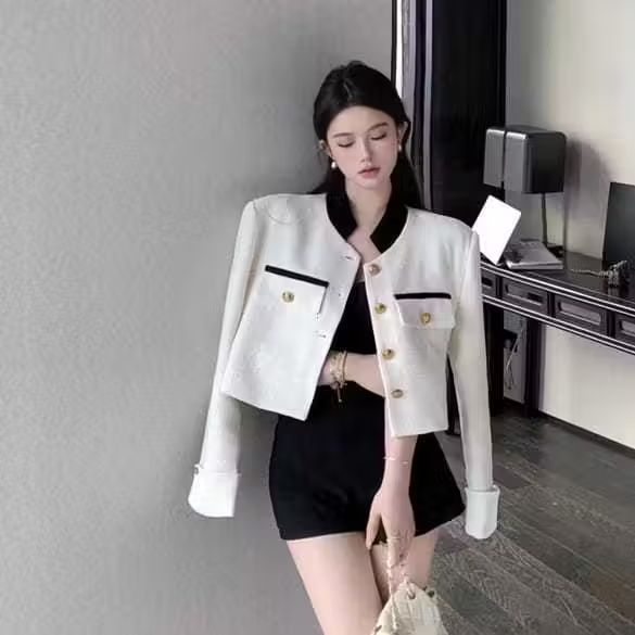 add_to_carts's tweet image. BLAZER ELEGAN CUMA 30 RIBUAN AJA⁉️⁉️⁉️

Cek BLEZER KOREA KANCING EMANG HIDUP SAKU FARIASI ELEGAN TREND 2025 dengan harga Rp37.390. Dapatkan di Shopee sekarang! s.shopee.co.id/60Jwzo9fLJ?sha…