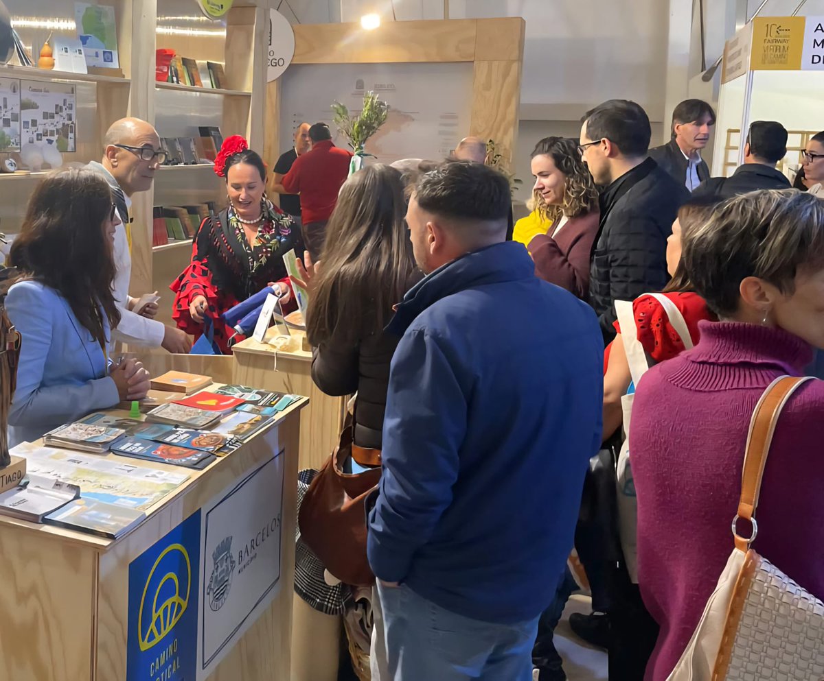 DipuHU's tweet image. 👣🌿La @DipuHU  promociona en la feria #Fairway  los caminos jacobeos onubenses: el Camino Sur y el Camino de #ElRocío a #Santiago, dos rutas que destacan por su patrimonio cultural y natural.
🇪🇺Proyecto europeo Camino Vertical #Interreg #POCTEP 
➕ℹ️👉acortar.link/770C7D