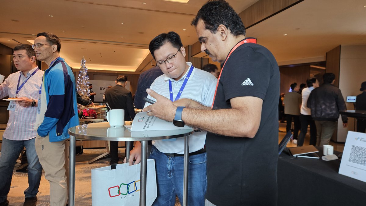 ZohoProjects's tweet image. Incredible 2 days at the #PMISingapore event! 🚀

Our Zoho Projects booth was buzzing with great convos about project management. Loved showing how a unified platform makes work simpler &amp;amp; more productive.

Big thanks to all who joined.

#ZohoProjects #ProjectManagement #PMISG