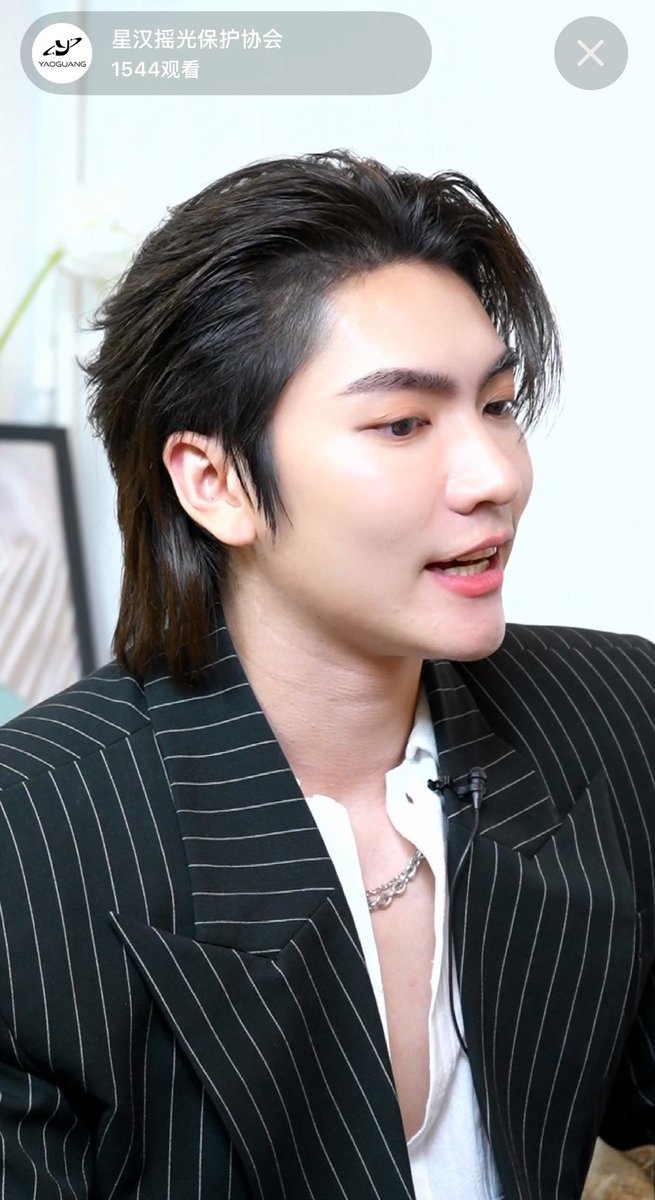 Bossphayu_'s tweet image. Warning: Looking at him may cause extreme infatuation. Mission successful—total fall for boss💖

MOONSNACK WITH BOSSCKM 
#SnackTimewithBoss