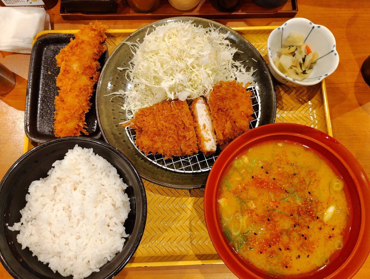 豚汁うますぎて目が霞んだ🐽