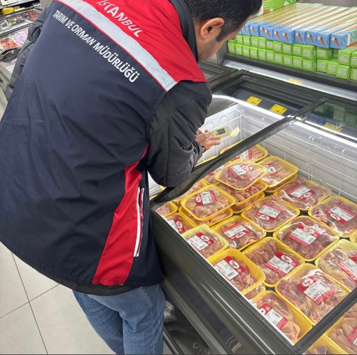 TC_Silivri's tweet image. İlçemiz sınırları içerisinde faaliyet gösteren #üretim, #satış ve #toplutüketim işletmeleri, 5996 Sayılı Gıda ve Yem Kanunu çerçevesinde Silivri İlçe Tarım ve Orman Müdürlüğü Gıda Kontrol Görevlileri tarafından denetlendi.