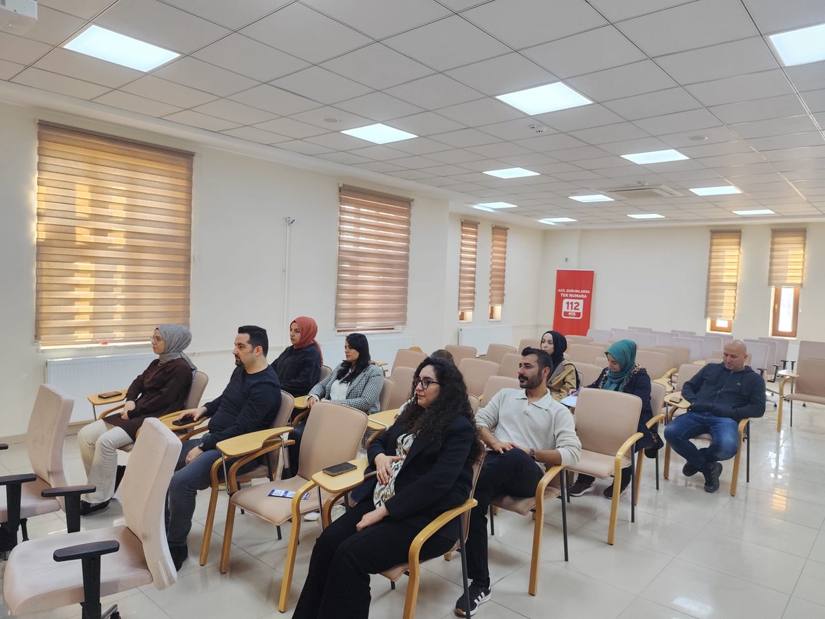 Mardin112acm's tweet image. Çağrı karşılamada hizmet kalitemizi artırmaya yönelik çağrı karşılama/yönlendirme personelimize
*Öfke kontrolü-stres yönetimi eğt.
*Çağrı alma-yönlendirme eğt.
*Çağrı karşılama-arayan yönetimi eğt.
*Etkili iletişim eğt verildi(son grup)
@TC_icisleri @Mardin_Valiligi @illeridaresi