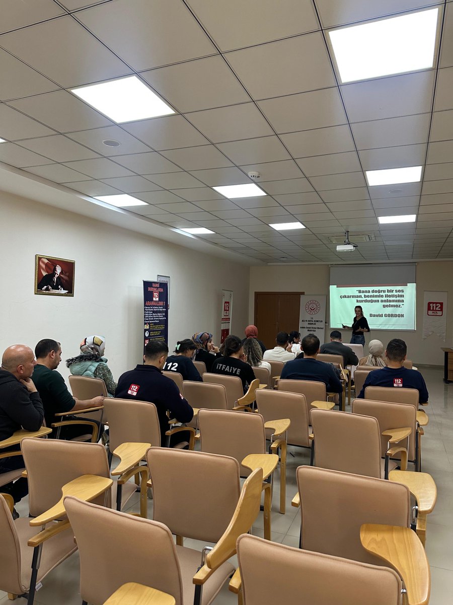 Mardin112acm's tweet image. Çağrı karşılamada hizmet kalitemizi artırmaya yönelik çağrı karşılama/yönlendirme personelimize
*Öfke kontrolü-stres yönetimi eğt.
*Çağrı alma-yönlendirme eğt.
*Çağrı karşılama-arayan yönetimi eğt.
*Etkili iletişim eğt verildi(son grup)
@TC_icisleri @Mardin_Valiligi @illeridaresi