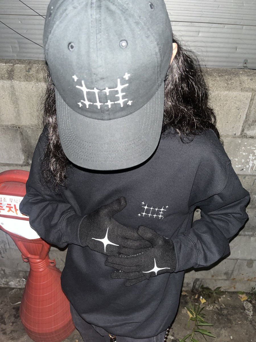 tivehc's tweet image. ✨NEW MOSH GEAR✨
光ロゴ刺繍スウェット
光エッジグローブ

明日の韓国公演から発売！