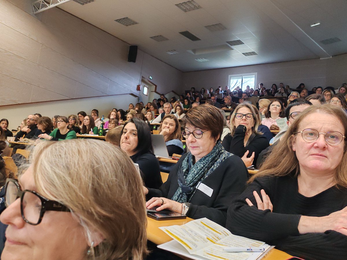 📌 Conférence de l'Observatoire départemental de la protection de l'enfance 
➕ de 370 personnes à cette journée organisée par le @hautevienne_dep 
Le sujet : accompagner les enfants en protection de l'enfance dans la construction de leur vie affective et  sexuelle