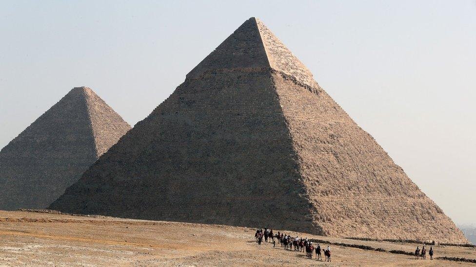 MichaelButtonX's tweet image. What’s your theory on how the pyramids were built?