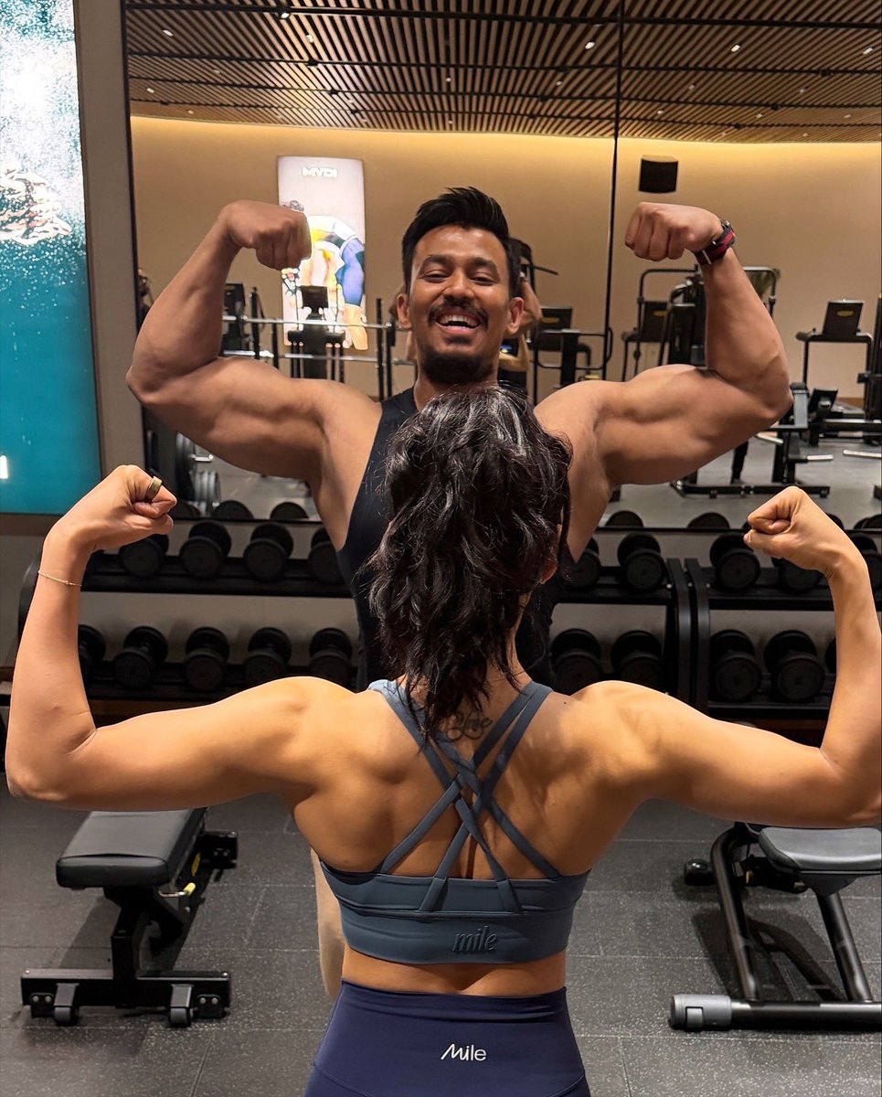 indiaforums's tweet image. Samantha Ruth Prabhu steps into full-on action mode, proudly flaunting the strength she fought hard to build. From self-doubt to beast mode, her journey is a reminder that discipline, patience, and consistency can rewrite any story. 💪🔥
.
.
.
#IndiaForums #SamanthaRuthPrabhu…