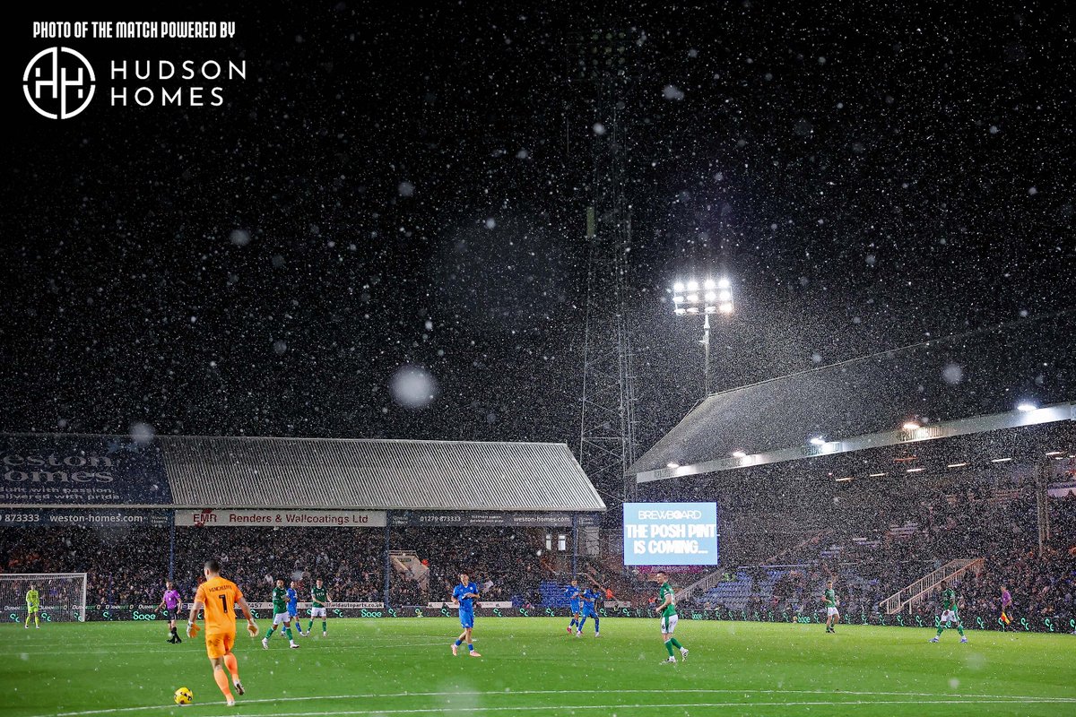 theposh's tweet image. 📷 That&apos;s the Christmas card photo sorted ❄️

Our Hudson Homes Photo of the Match ⬇️

#pufc