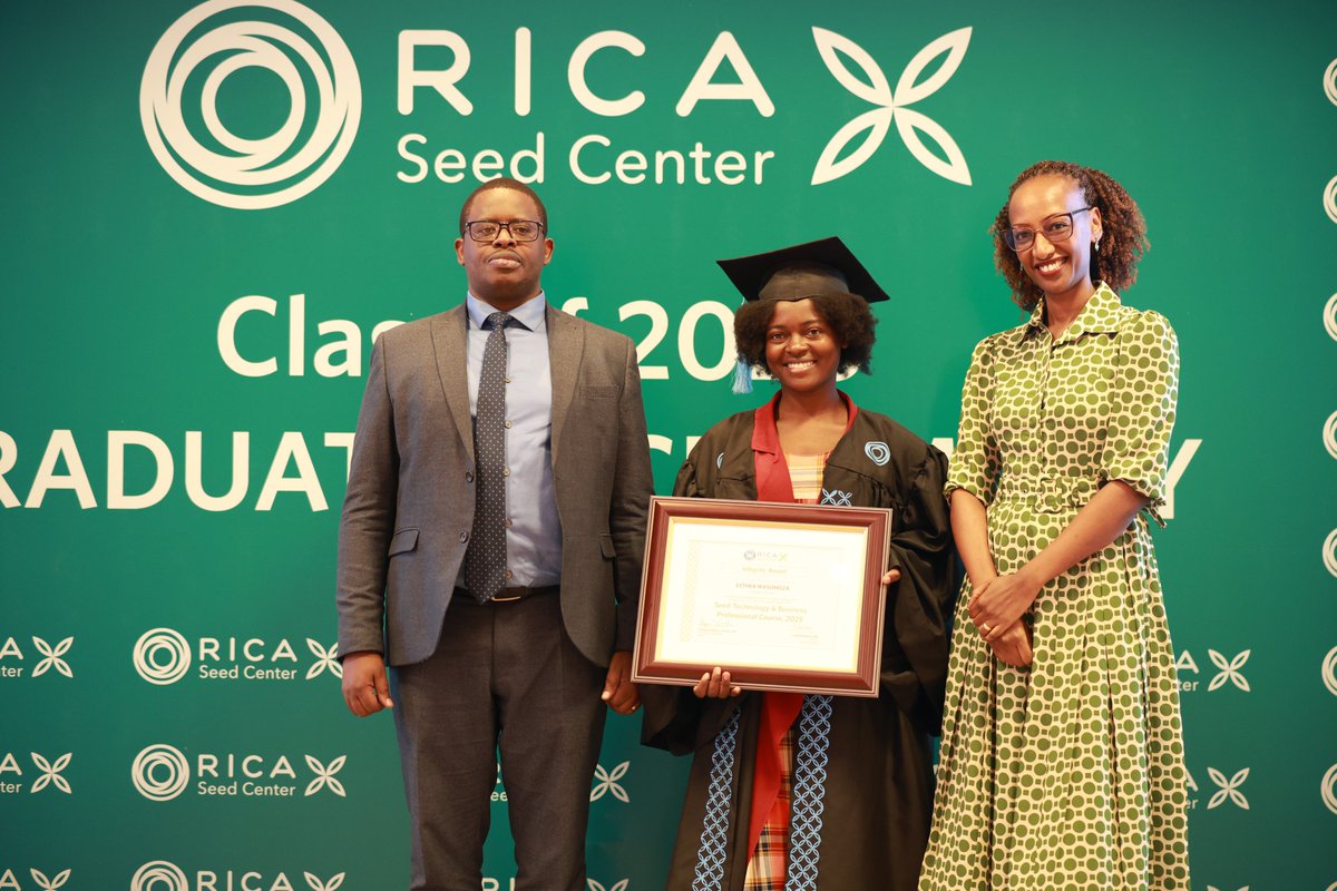 oneacrefundRW's tweet photo. Congratulations to RICA Seed Center’s second cohort of graduates! Your accomplishments in the Seed Technology &amp; Business Professional Course represent another important step toward achieving resilient, high-quality, &amp; self-sufficient seed systems in 🇷🇼 @RICA_Rwanda #Agriculture https://t.co/qqbe4kJ62n