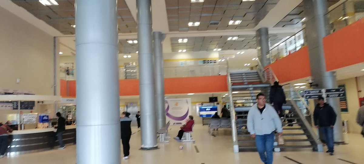 JCPP17's tweet image. Solonpara ZURDOS de MIERDA 

Es un HOSPITAL o una CLÍNICA?