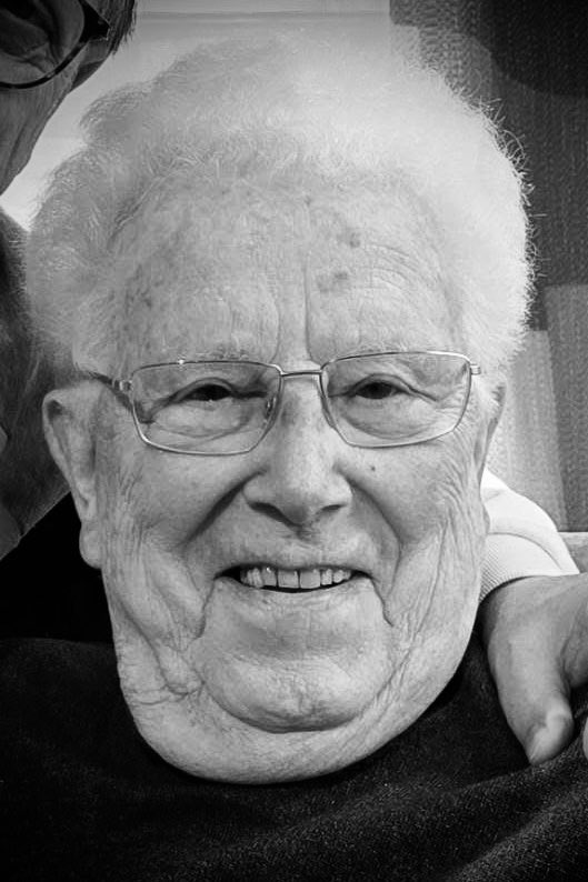 Über allen Gipfeln
Ist Ruh',
In allen Wipfeln
Spürest Du
Kaum einen Hauch;
Die Vögelein schweigen im Walde.
Warte nur! Balde
Ruhest du auch.

Johann Wolfgang von Goethe

Dag, lieve vriend. Het was een eer je gekend te mogen hebben. 

📸Bjorn Hoex

#paulvangorcum