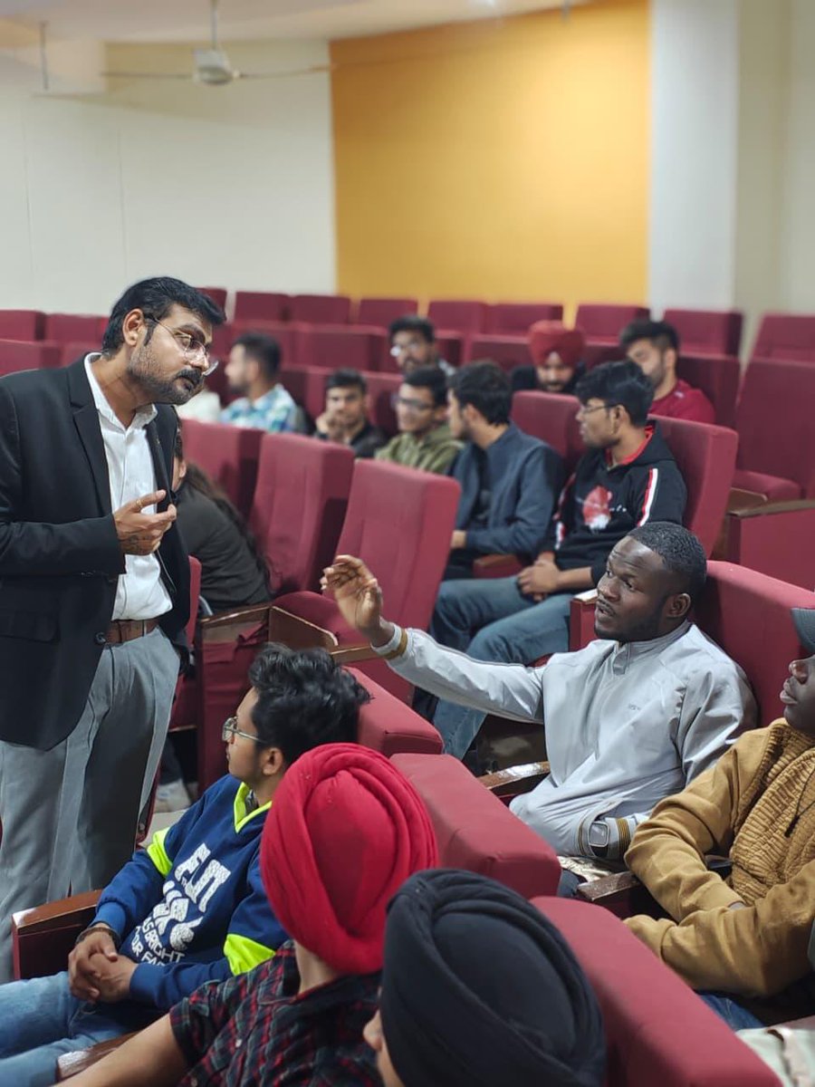 AlgoforgeS's tweet photo. A productive guest lecture at PCTE where our Lead Data Scientist Ashutosh Hiskiel introduced students to the world of Power BI.
Grateful for the participation, thoughtful questions, and curiosity shown by all the learners.
Looking forward to more sessions with data professionals https://t.co/9ivZX57Q7Z
