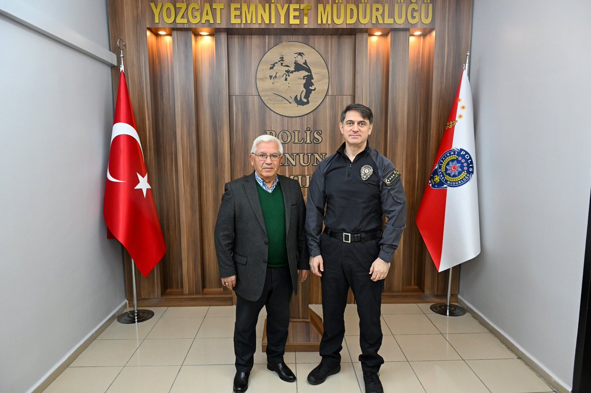 📌 Yozgat Başsavcısı Sayın Enes Serdar AYDOĞAN,
📌 Polis Başmüfettişi Sayın Murat KUNDAKÇI,
📌 İş İnsanı Sayın Osman Nuri ŞAHİN,
📌 İş İnsanı Sayın Abdullah GÖÇÜMLÜ;

İl Emniyet Müdürümüz Sayın Necmettin KOÇ'a ziyarette bulundular.

Nazik ziyaretlerinden dolayı kendilerine