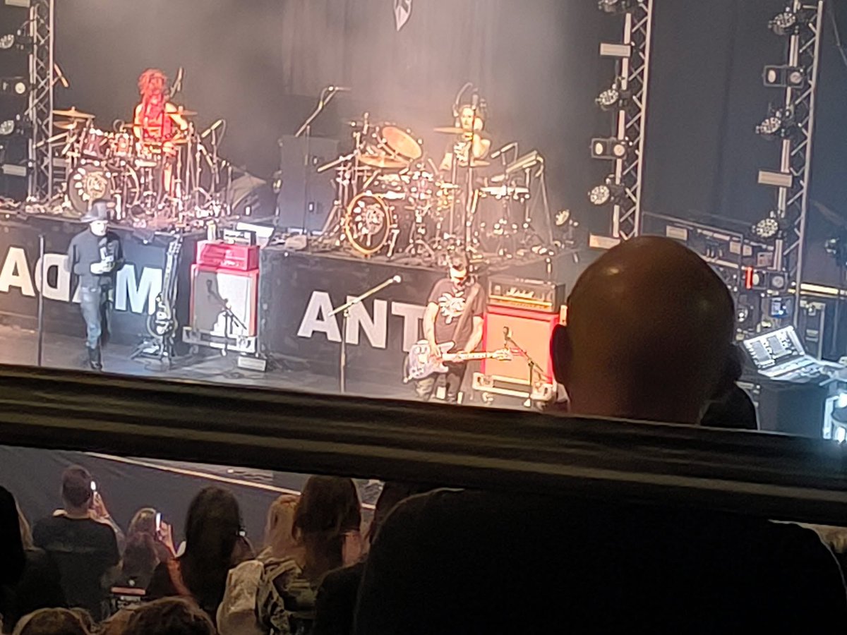 Dawn_B's tweet image. Had a fabulous time seeing the amazing @adamaofficial at @yorkbarbican this week 🎶🎵🎶
All the hits, plus much more!
Including my own personal favourite “Kings Of The Wild Frontier” (video below).
#AdamAnt
🐜 🥁 🐜