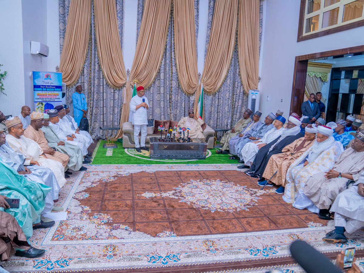 voiceofnigeria's tweet photo. The All Progressives Congress (APC) governors have reaffirmed their support for President Bola Tinubuโs ongoing efforts to address insecurity across the country.
#APC #SecurityNG #PresidentTinubu #KebbiState https://t.co/OeS2gZYDQ6