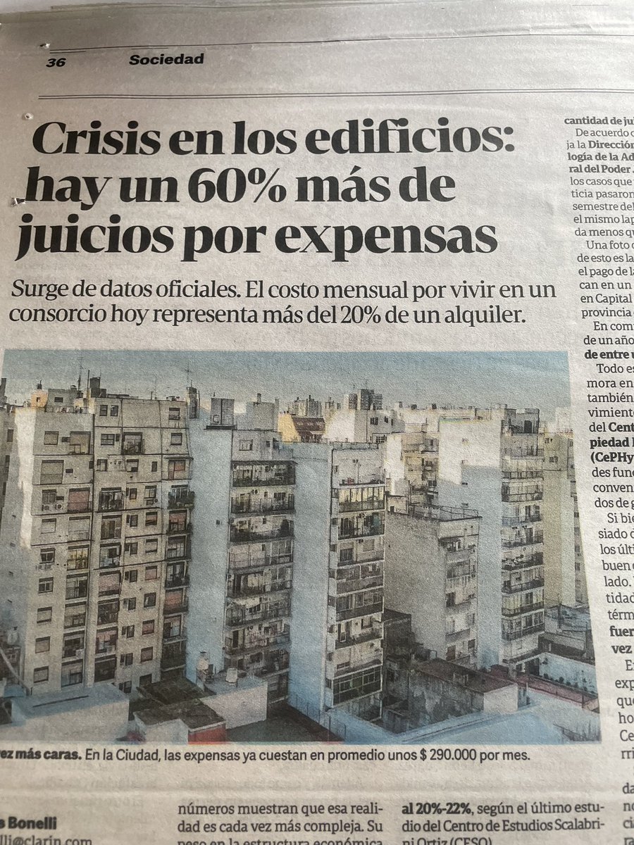 EL GOBIERNO DE MILEI , no solo destruyó a la CLASE MEDIA que no puede comprar un auto y menos una vivienda , sino que HOY no puede mantenerla , aumentaron un 60 % los juicios por EXPENSAS en tan solo un año !! 

RTRT  👇👇

#ElPeorGobierno