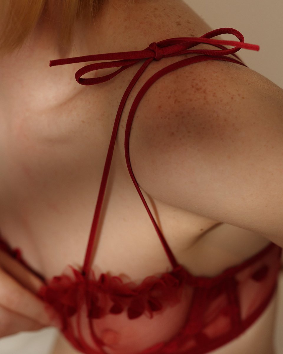 Natalia

#lingeriemodel #sensualphotography