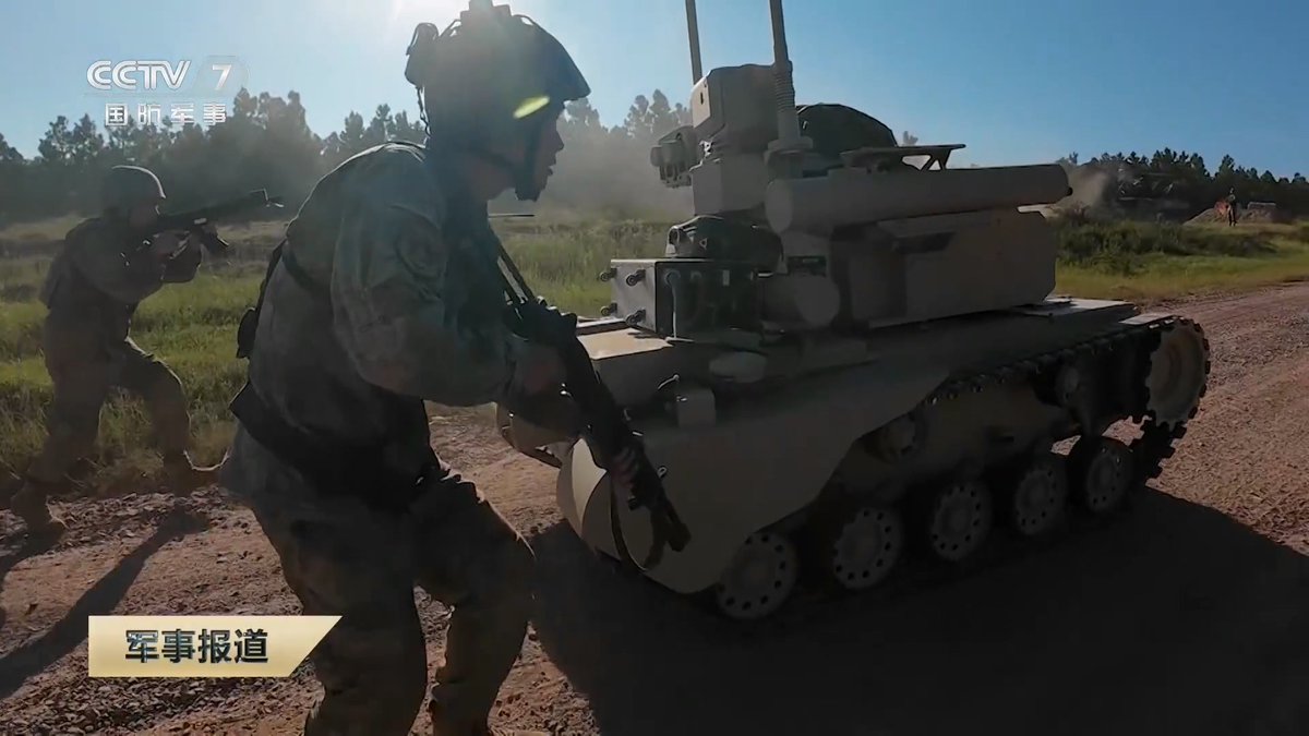 ConflictTR's tweet image. 🔴 Çin ordusu insansız kara muharebe aracı ile tatbikat gerçekleştirdi.