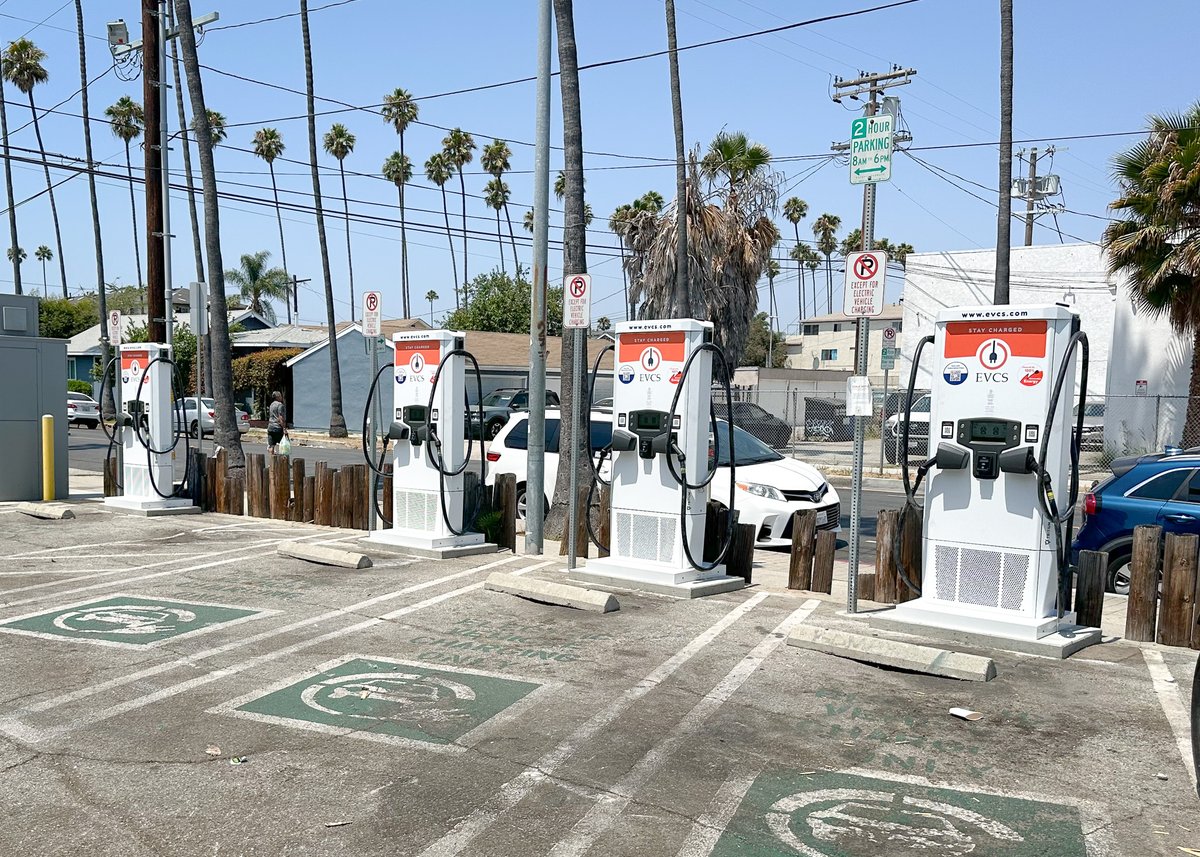 EVCSnetwork's tweet image. Our team has been hard at work upgrading chargers at many of our most popular locations. ⚡️

Here are some recent upgrades at LADOT parking lot locations, part of our continued commitment to reliability and improving the EV charging experience.

#EVCS #EVCharging #LADOT