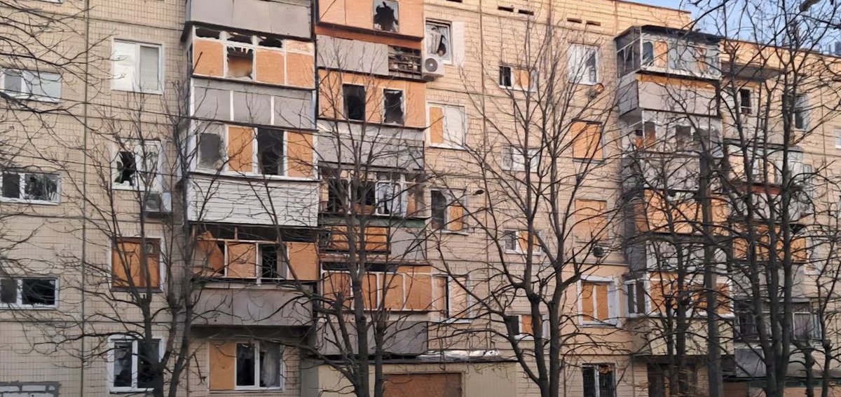 Nikopolgram's tweet image. Throughout the day, ‘peace-loving’ russians kept terrorizing Nikopol with drones and artillery, ‘peacefully’ killing two men (66, 64).

5 people were injured, two hospitalized.

A farm caught fire; tons of onions destroyed, dozen of houses destroyed/damaged.