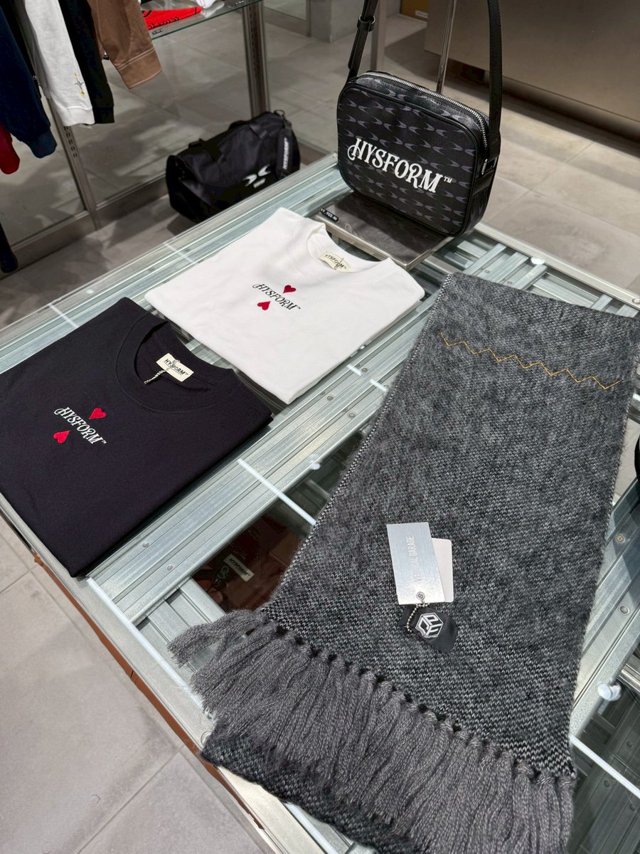 hysformofficial's tweet image. [ Today!! ]
HYSFORM 2025 FALL / WINTER COLLECTION
2025.11.22(SAT) 12:00 ON SALE

■VERTICAL GARAGE ONLINE
verticalgarage.jp/hysform

■VERTICAL GARAGE NAKAMEGURO
OPEN:12:00-19:00
ADDRESS:東京都目黒区上目黒1丁目15-11

@ballistik_fext
@vertical_garage
#BALLISTIKBOYZ
#HYSFORM