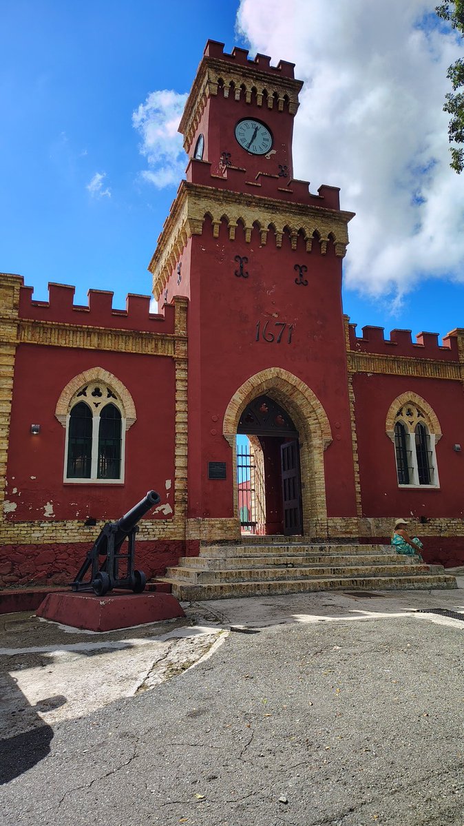 GM = Good Morning
GM = Guten Morgen
OG = Ohayo Gazaimasu
Just a couple of ways to say Good Morning ☀️ 

How do you say it in your language?

Tell me