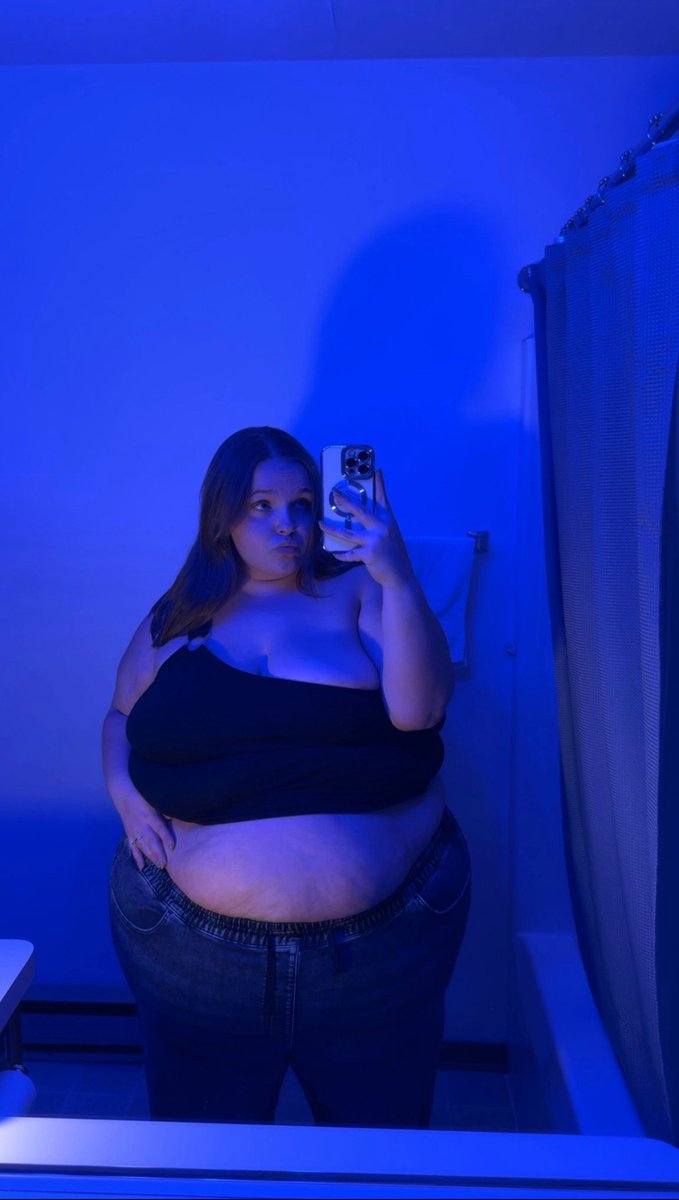 biggirlabby's tweet image. 500lbs &amp;amp; soon 22 - smash on our 1st date?