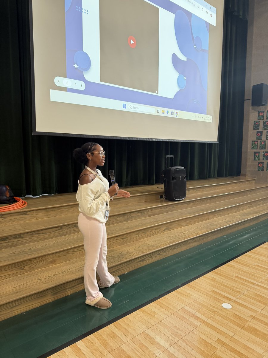 WLMS_AVID's tweet image. We wrapped up our first AVID recruiting visit at @HumbleISD_GE today! So grateful to have a proud Groves alum with me—she shared how AVID helped her grow, and she absolutely shined. 🌟
Poised, confident, and a true example of what AVID can do. #thisisAVID @HumbleISD_AVID