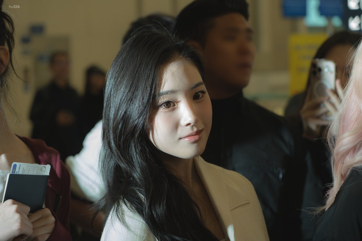 251108 HQ  

#트리플에스 #tripleS
#지연 #JiYeon