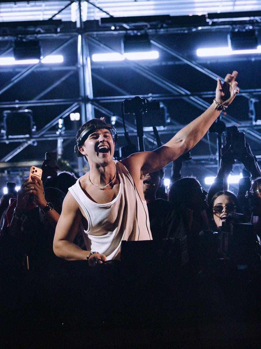 expertsonlyfest's tweet image. WE’RE BACK BABY!!

&amp;amp; locking in NYC for another epic year of Experts Only Festival 🤟

We’re giving all 2025 attendees first dibs.. check your email or text for your unique presale code on Monday. Loyalty Presale goes live Tuesday 11/25 @ 12PM ET. See you in 2026 💚